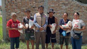 Satresnarkoba Polres Batu Bara Gelar Minggu Kasih, Bagikan Sembako dan Edukasi Bahaya Narkoba